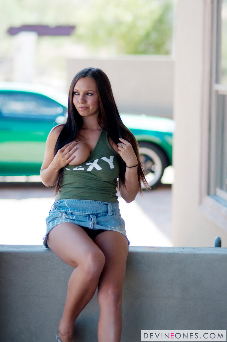 devineones-darla-sexy-005